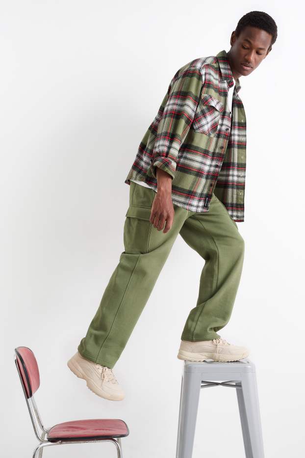 Bărbați - Pantaloni de trening cargo - verde