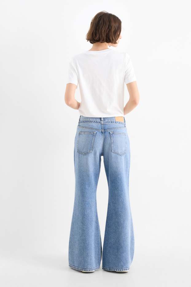 Femei - Loose flared jeans - talie medie - denim-albastru deschis