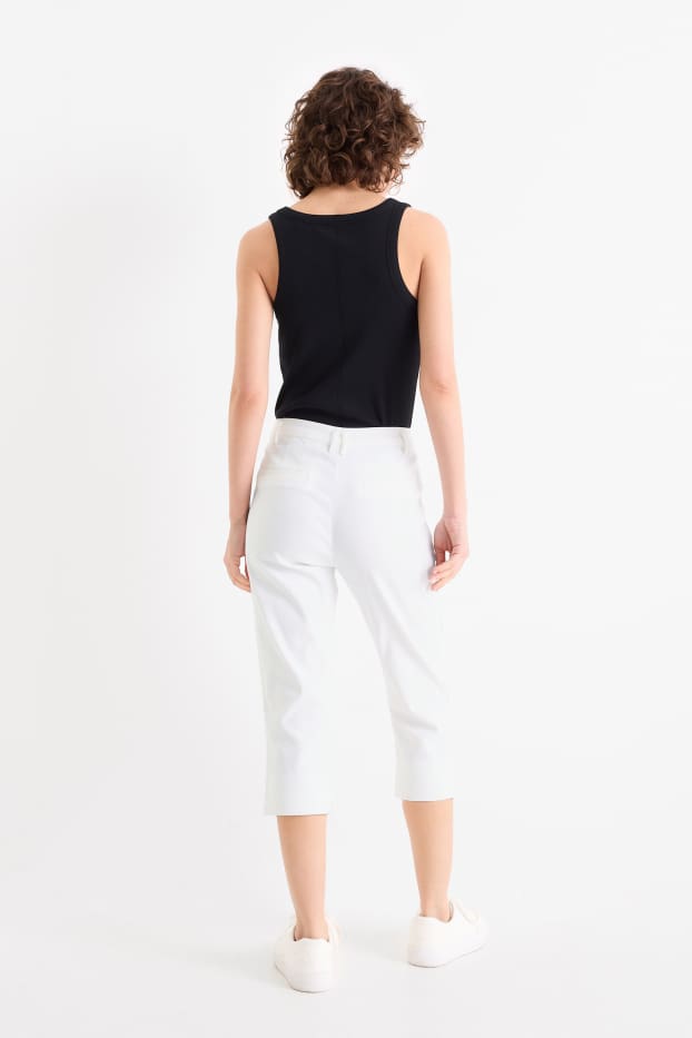 Femei - Pantaloni capri - talie medie - slim fit - alb