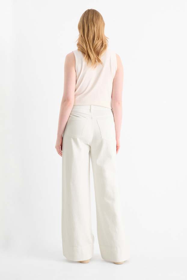 Femei - Wide leg jeans - talie medie - alb