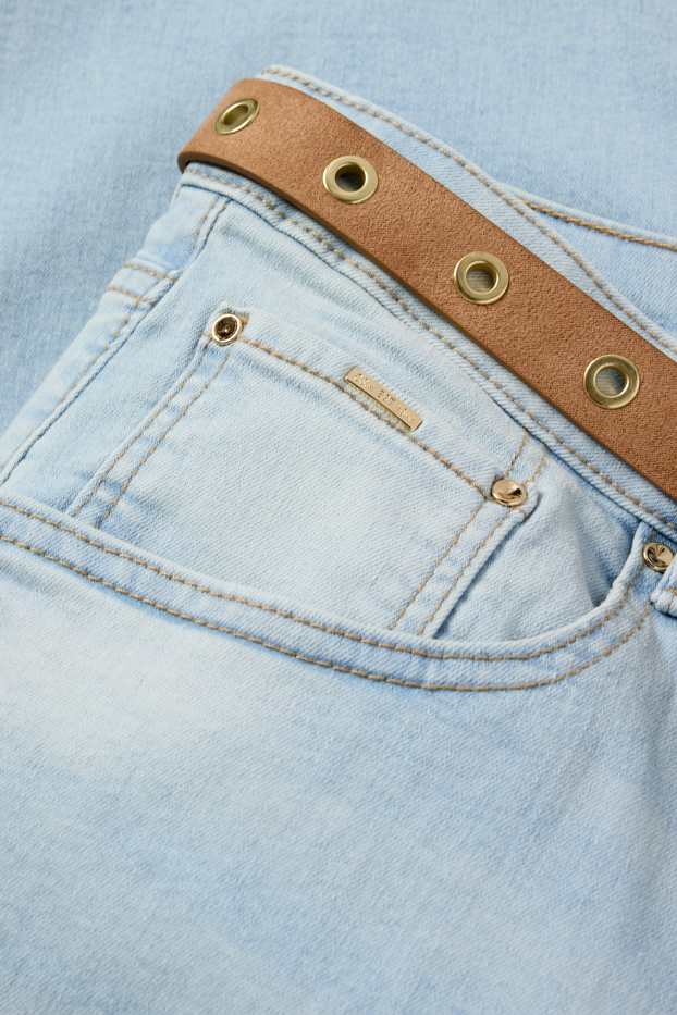 Femei - Jeans capri cu curea - talie medie - albastru deschis