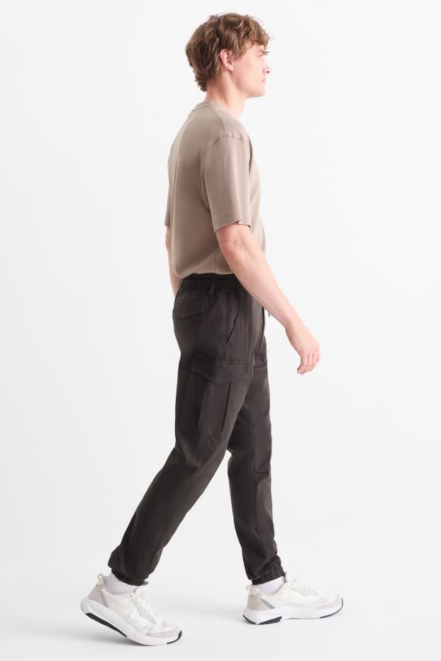 Bărbați - Pantaloni cargo - tapered fit - negru