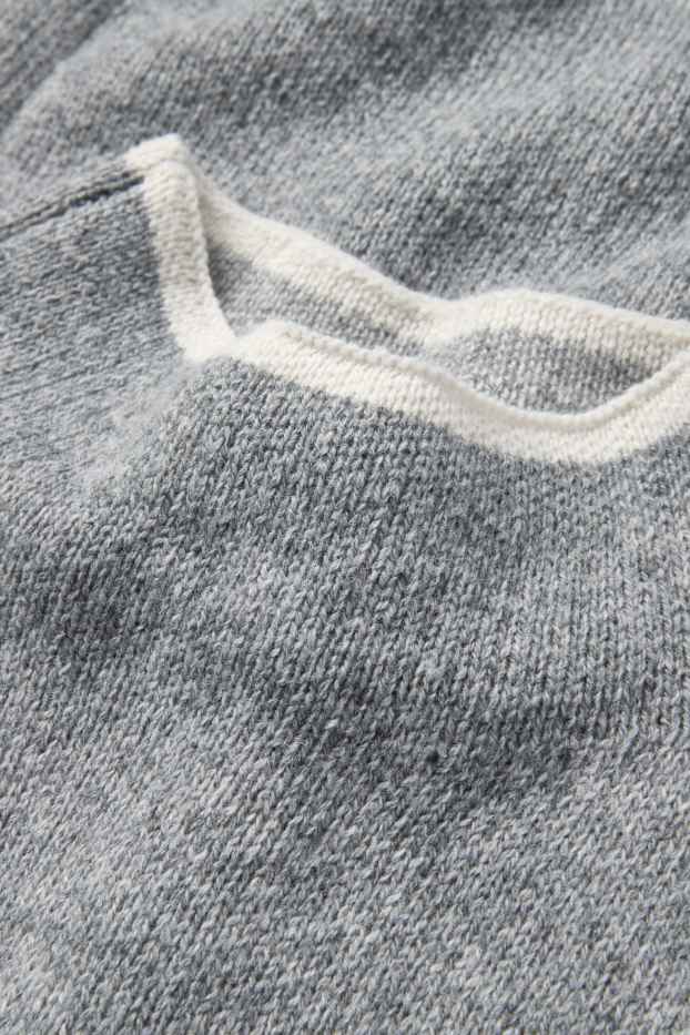 Femei - Rochie tricotată - gri deschis