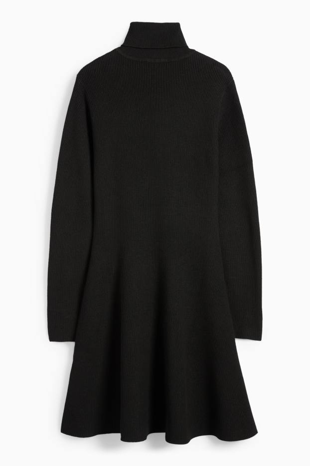 Femei - Rochie tricotată - reiată - negru