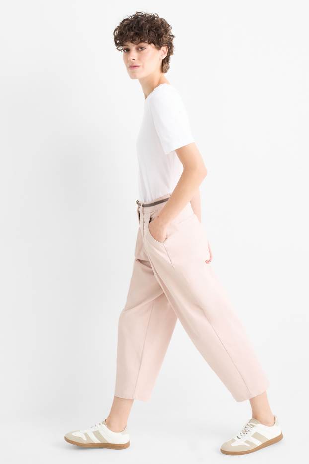 Femei - Pantaloni de stofă cu curea - talie înaltă - barrel leg - roz deschis