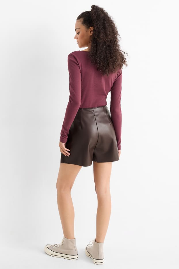 Femei - Fustă-pantalon scurtă - imitație de piele - maro închis