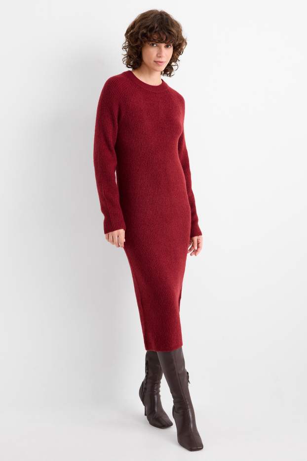 Femei - Rochie tricotată - reiată - vișiniu