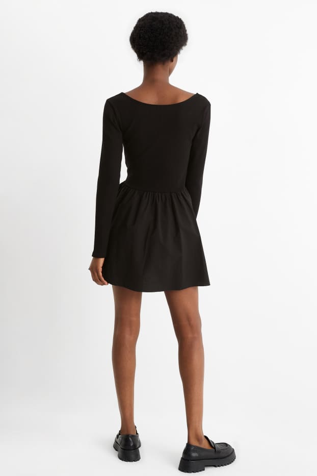 Femei - Rochie în A - negru
