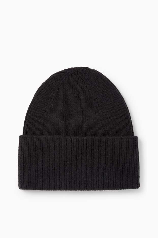 Femei - Căciulă - reiată - negru