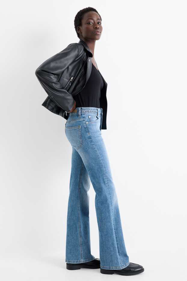 Femei - Flared jeans - talie medie - LYCRA® - denim-albastru