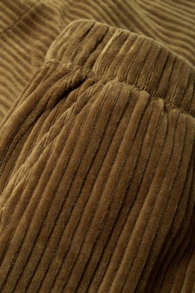 Femei - Pantaloni din catifea - talie înaltă - wide leg - reiați - bej
