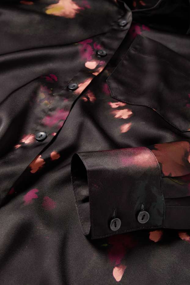 Femei - Bluză din satin - cu flori - negru