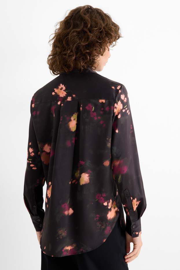 Femei - Bluză din satin - cu flori - negru
