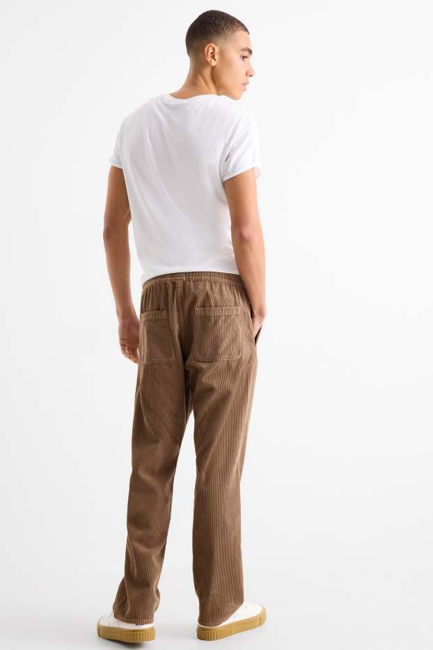 Bărbați - Pantaloni din catifea reiată - relaxed fit - maro